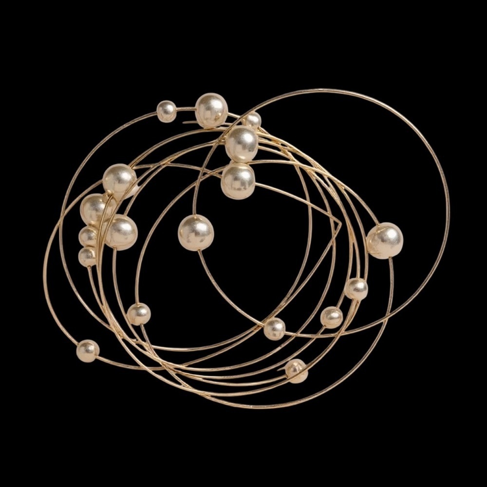 BOUTIQUE Set Of 7 Cool Gold Wire Bangle Bracelets w Pearls R $98
